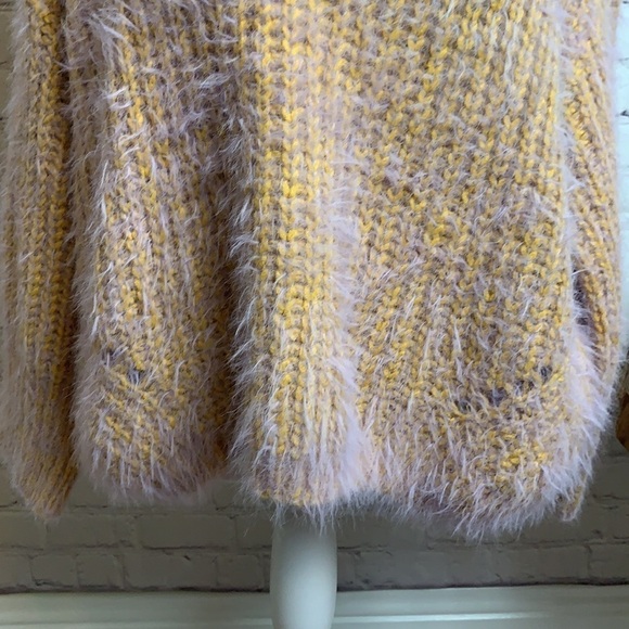 RAGA Eyelash V neck Sweater - Picture 4 of 15